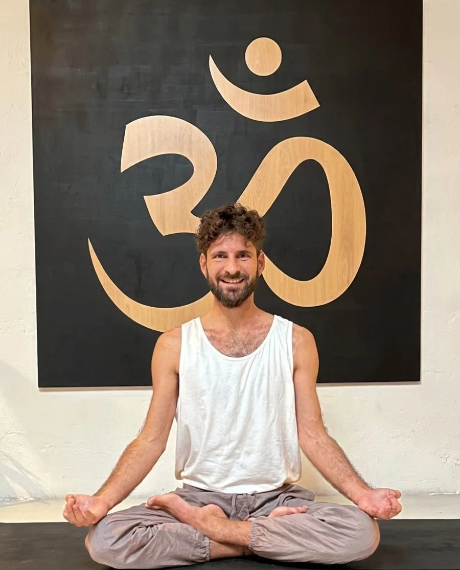 Daniel Daka en meditación
